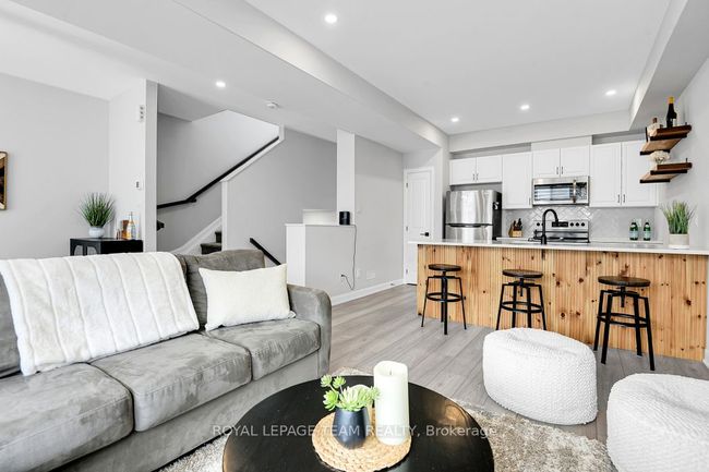 908 Lixnaw Crt, House attached with 2 bedrooms, 2 bathrooms and 2 parking in Nepean ON | Image 16