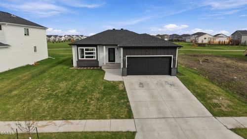 838 2nd Ave, Horace, ND, 58047-2808 | Card Image