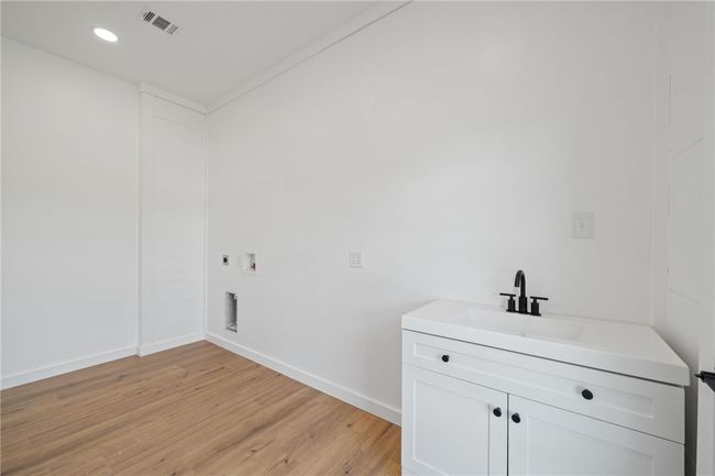 111 Starlight Path, House other with 4 bedrooms, 4 bathrooms and null parking in Red Rock TX | Image 27