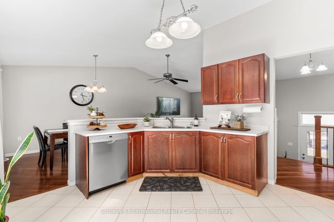 17 Sugarbush Rd, House other with 4 bedrooms, 2 bathrooms and 6 parking in Coldwater ON | Image 8