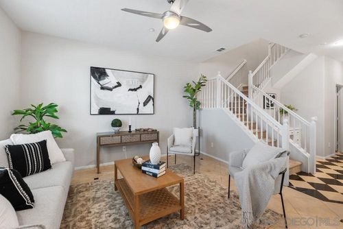 211 Calle Del Sol, Vista, CA, 92083 | Card Image