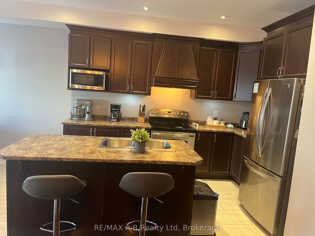 19 - 19 Valleyside Lane, Condo with 3 bedrooms, 3 bathrooms and 1 parking in Dundas ON | Image 8