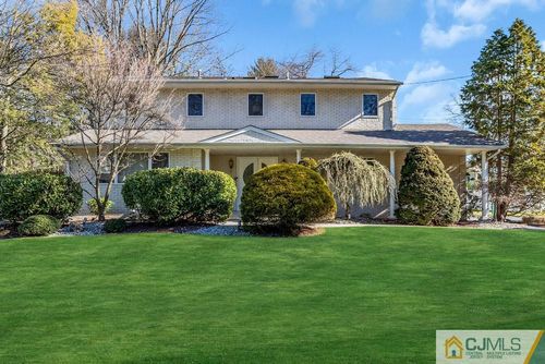 18 Colonial Dr, East Brunswick, NJ, 08816-2713 | Card Image