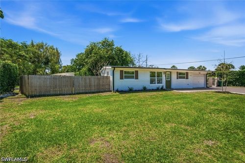 2300 Estey Ave, NAPLES, FL, 34104-4276 | Card Image