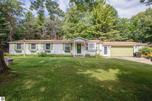 6771 Clearbrook Dr, Saint Helen, MI, 48656-9542 | Card Image