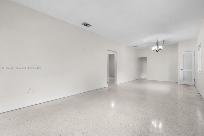 426 Sw 26 Th Rd, House other with 4 bedrooms, 3 bathrooms and null parking in Miami FL | Image 17