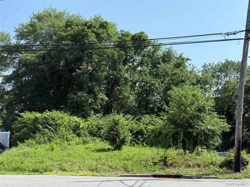 51 Lake Dr, Wyandanch, NY, 11798-3506 | Card Image