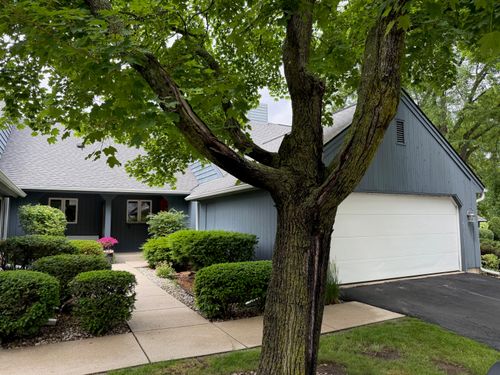 10329 N Savannah Ct, Mequon, WI, 53092-5417 | Card Image