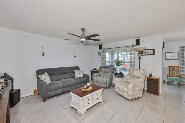 16704 Sunburst Lake St, House other with 3 bedrooms, 2 bathrooms and null parking in WIMAUMA FL | Image 6