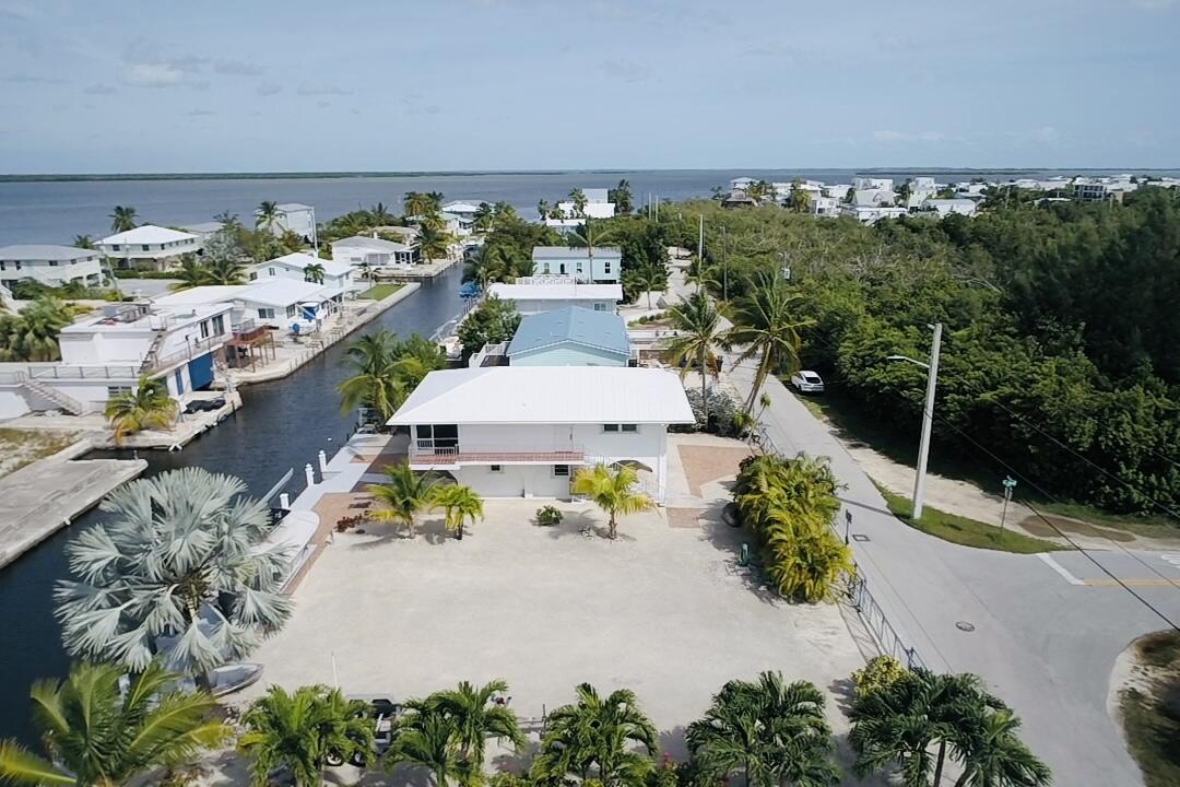 31111 Hibiscus Drive, For Sale in Big Pine Key Zoocasa
