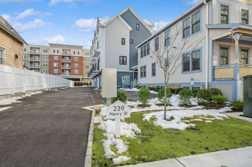 apt-3-239 Henry St, Stamford, CT, 06902-8931 | Card Image
