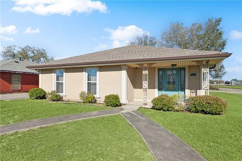 7301 Newcastle St, New Orleans, LA, 70126-1619 | Card Image