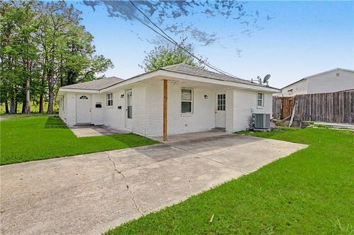 1900 Ree Rd, Chalmette, LA, 70043-5630 | Card Image