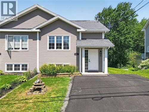 100 Belle-Foret St, Dieppe, NB, E1A8X9 | Card Image
