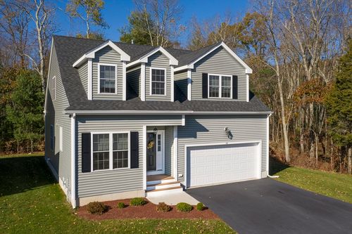 40-42 Black Bear Cir, Milford, MA, 01757-5616 | Card Image