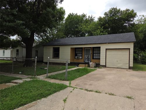 1805 Mill St, Gainesville, TX, 76240-2132 | Card Image