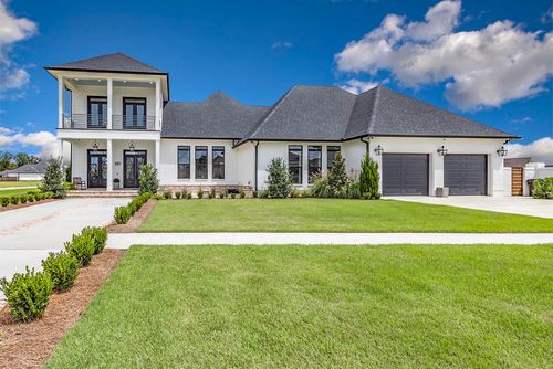 320 Independence Dr, Houma, LA, 70360-2549 | Card Image