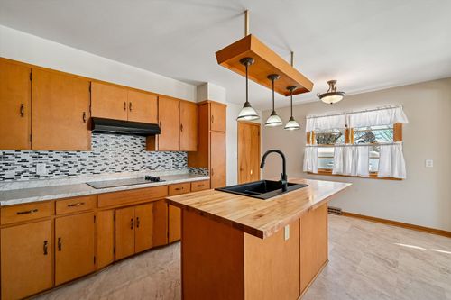 1300 4th Ave Sw, Waverly, IA, 50677-2819 | Card Image