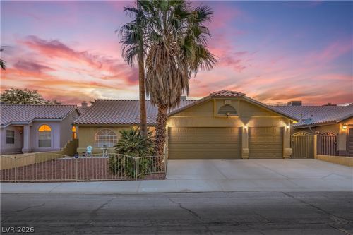 3829 Iverson Ln, North Las Vegas, NV, 89032-0679 | Card Image