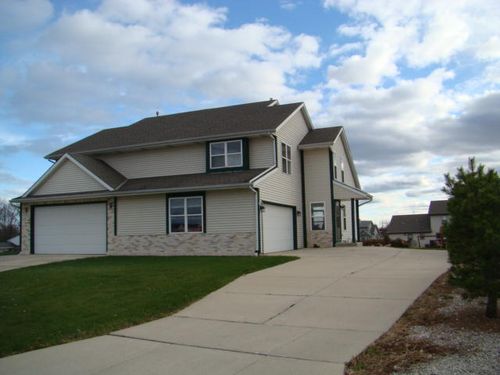 1441 E Buckwood Ct, Oak Creek, WI, 53154-3956 | Card Image