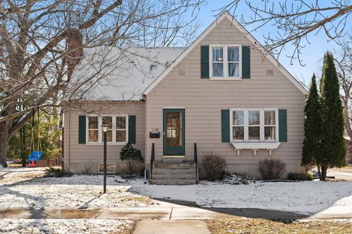 210 E 1st St, Chaska, MN, 55318-2903 | Card Image
