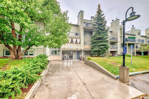 2248-70 Glamis Dr Sw, Calgary, AB, T3E6T6 | Card Image