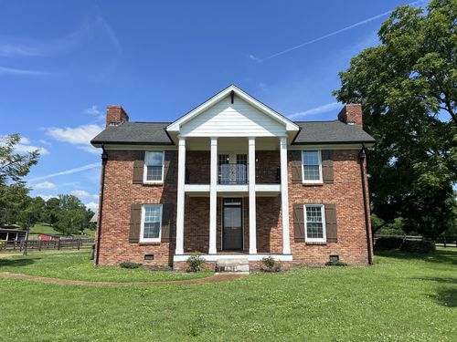 290 Kirk Ln, Gallatin, TN, 37066-8544 | Card Image