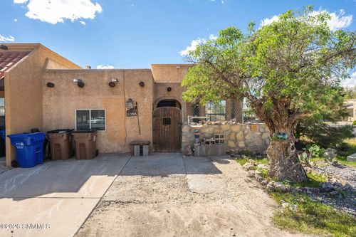 2055 Briarwood Ln, Las Cruces, NM, 88005-1524 | Card Image