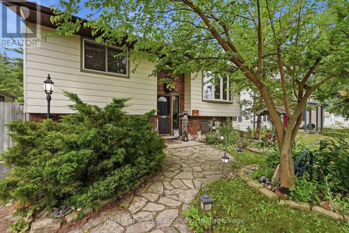 488 Maple Street, Collingwood, ON, L9Y2S5 | Card Image