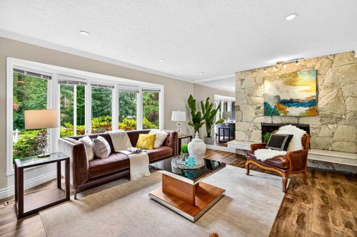 2453 Phillips Pl, Burnaby, BC, V5A2W1 | Card Image