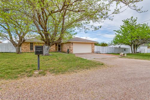 135 W Bear Creek Rd, Glenn Heights, TX, 75154-8101 | Card Image