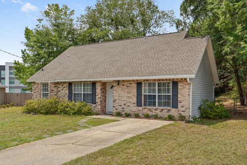 127 Oak Terrace Dr, Crestview, FL, 32539-8382 | Card Image