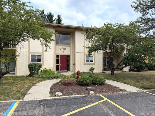 70-27915 Berrywood Ln, Farmington Hills, MI, 48334-4060 | Card Image