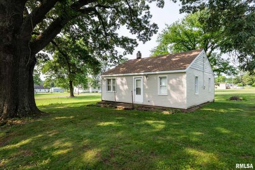 105 Laurel St, Stonefort, IL, 62987-1150 | Card Image