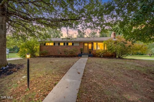 149 Elm Ln, Bluff City, TN, 37618-1501 | Card Image