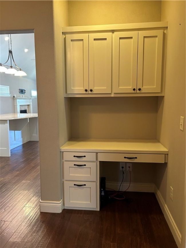 built in desk at entryway to Primary br | Image 27