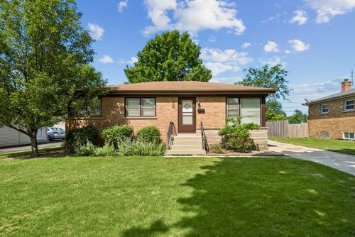 242 N Greenview Ave, Mundelein, IL, 60060-2118 | Card Image