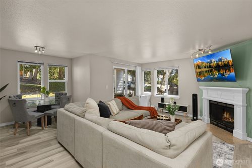 apt-a101-20318 Bothell Everett Hwy, Bothell, WA, 98012-7104 | Card Image