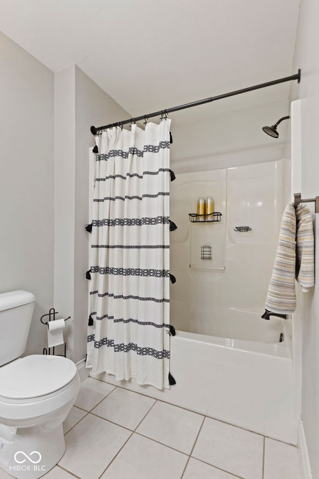1675 Devonshire Dr, House other with 5 bedrooms, 5 bathrooms and null parking in Seymour IN | Image 66