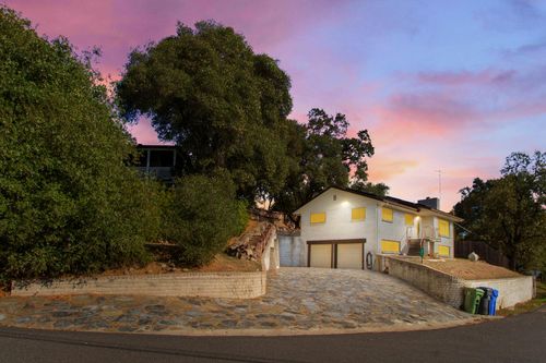 597 Amador Ave, Angels Camp, CA, 95222-9394 | Card Image