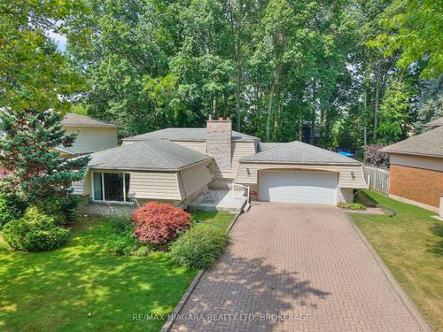 7040 Woodington Rd, Niagara Falls, ON, L2J2C3 | Card Image