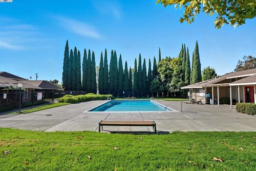 apt-b-2067 Olivera Rd, Concord, CA, 94520-5479 | Card Image