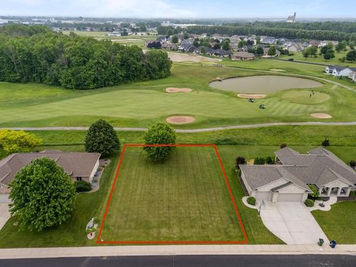 563 Royal St Pats Drive, WRIGHTSTOWN, WI, 54180 | Card Image