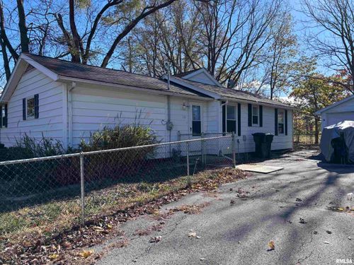 110 Brow Dr, East Peoria, IL, 61611-2833 | Card Image