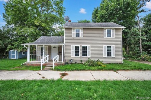 295 W 3rd St, Imlay City, MI, 48444-1031 | Card Image