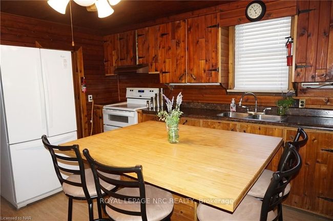 3878 Chippawa Pky, House other with 3 bedrooms, 1 bathrooms and 10 parking in Niagara Falls ON | Image 12
