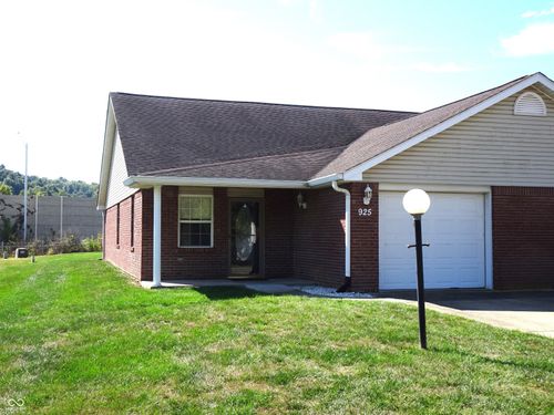 925 Plaza Dr, Martinsville, IN, 46151-3238 | Card Image