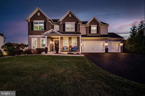 206 Woods Edge Dr, DOUGLASSVILLE, PA, 19518-1349 | Card Image