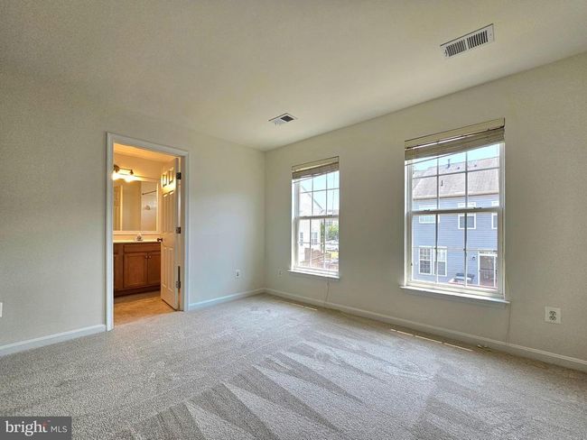 15318 Elizabeth Burbage Loop, Townhouse with 3 bedrooms, 4 bathrooms and null parking in WOODBRIDGE VA | Image 15