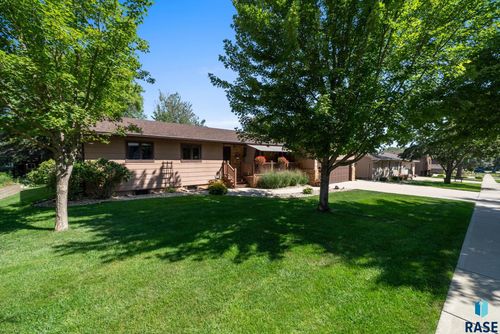 4304 E 20th St, Sioux Falls, SD, 57103-3613 | Card Image